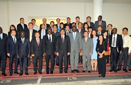 Việt Nam - Bờ Biển Ngà đẩy mạnh giao thương hạt điều và gạo